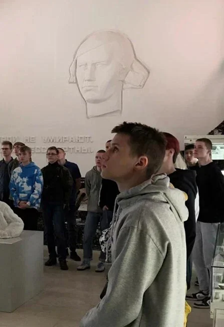 Когда детство осталось позади. Подвиги молодых партизан: Сборная экскурсия по историко-мемориальной выставке "...Во имя тебя, Родина!"